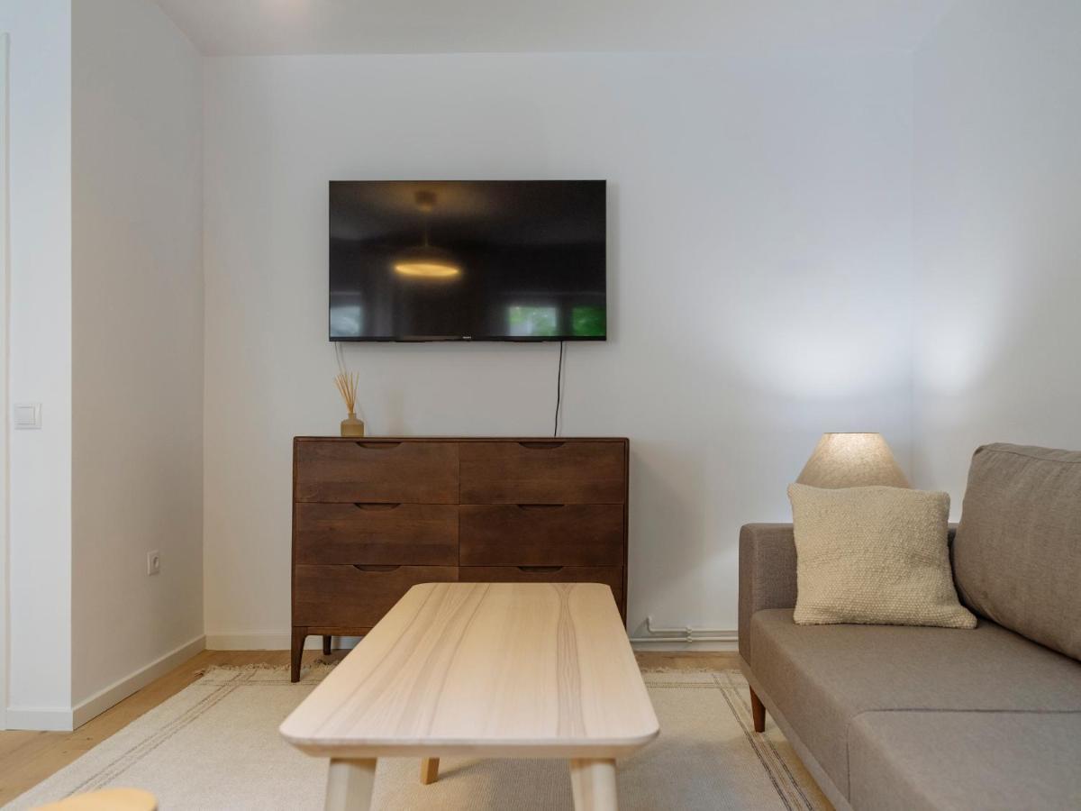 Cozy Central Apartment Near The Forest Брашов Екстериор снимка