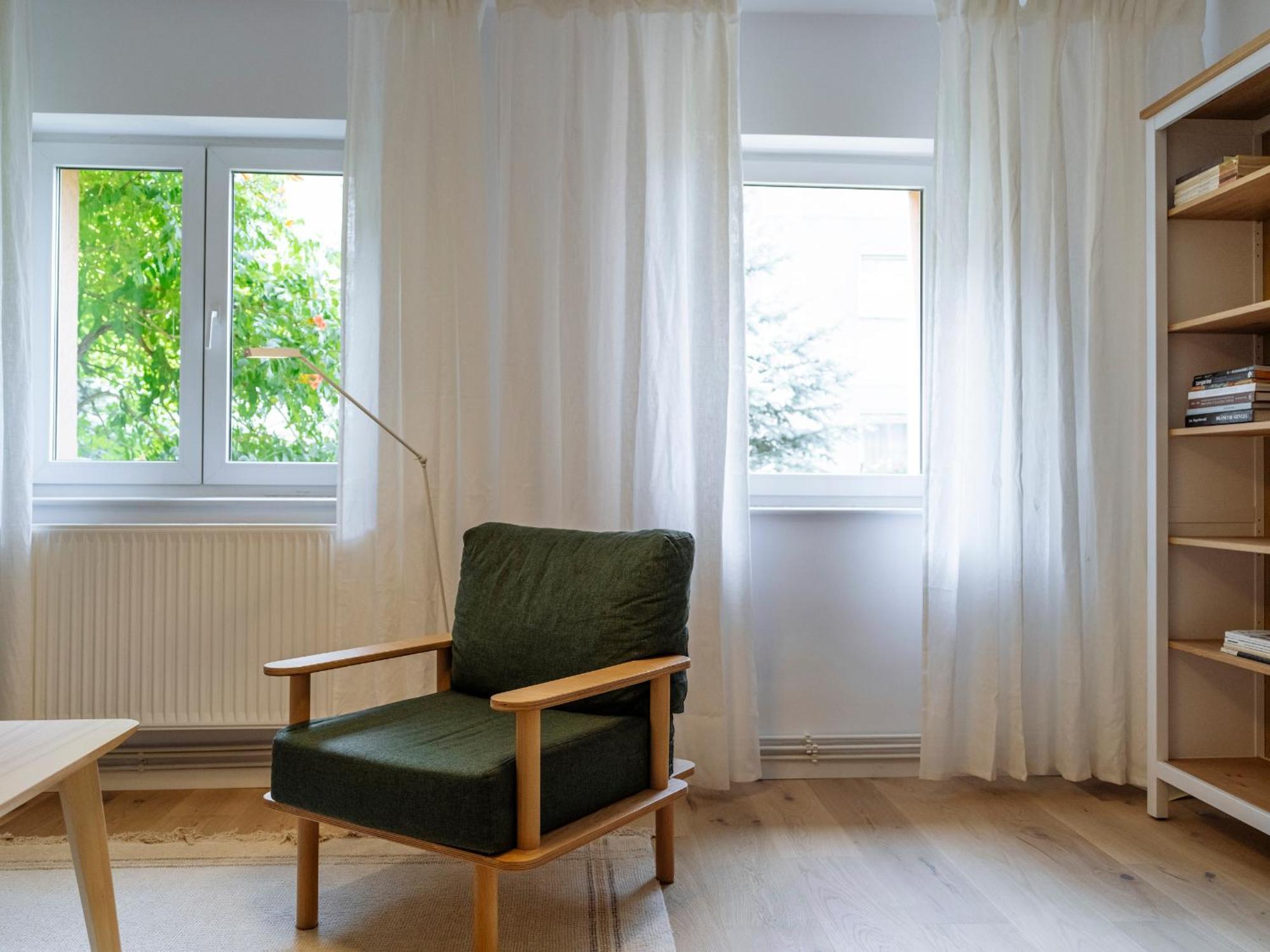 Cozy Central Apartment Near The Forest Брашов Екстериор снимка